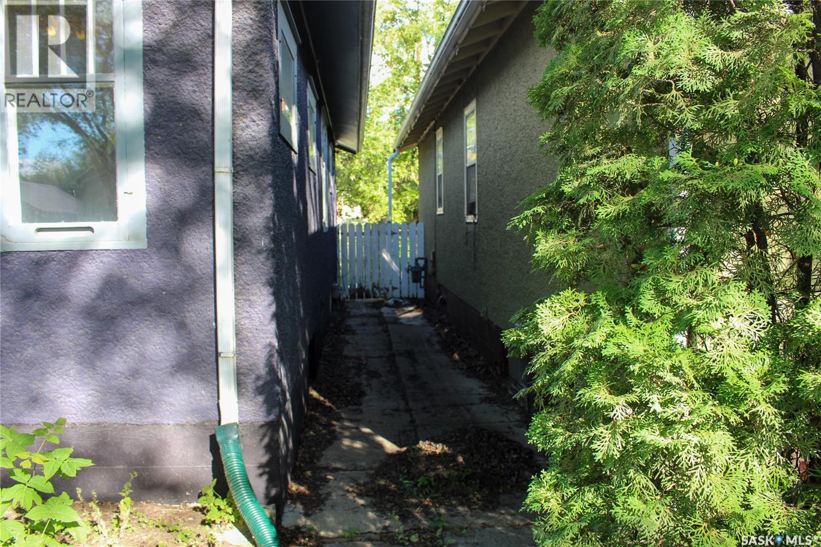 1114 C Avenue N, Saskatoon, Saskatchewan  S7L 1K4 - Photo 50 - SK016630