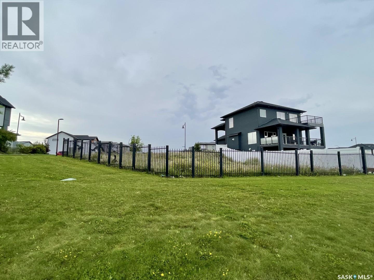 702 Kensington Boulevard, Saskatoon, Saskatchewan  S7L 6G7 - Photo 2 - SK016721