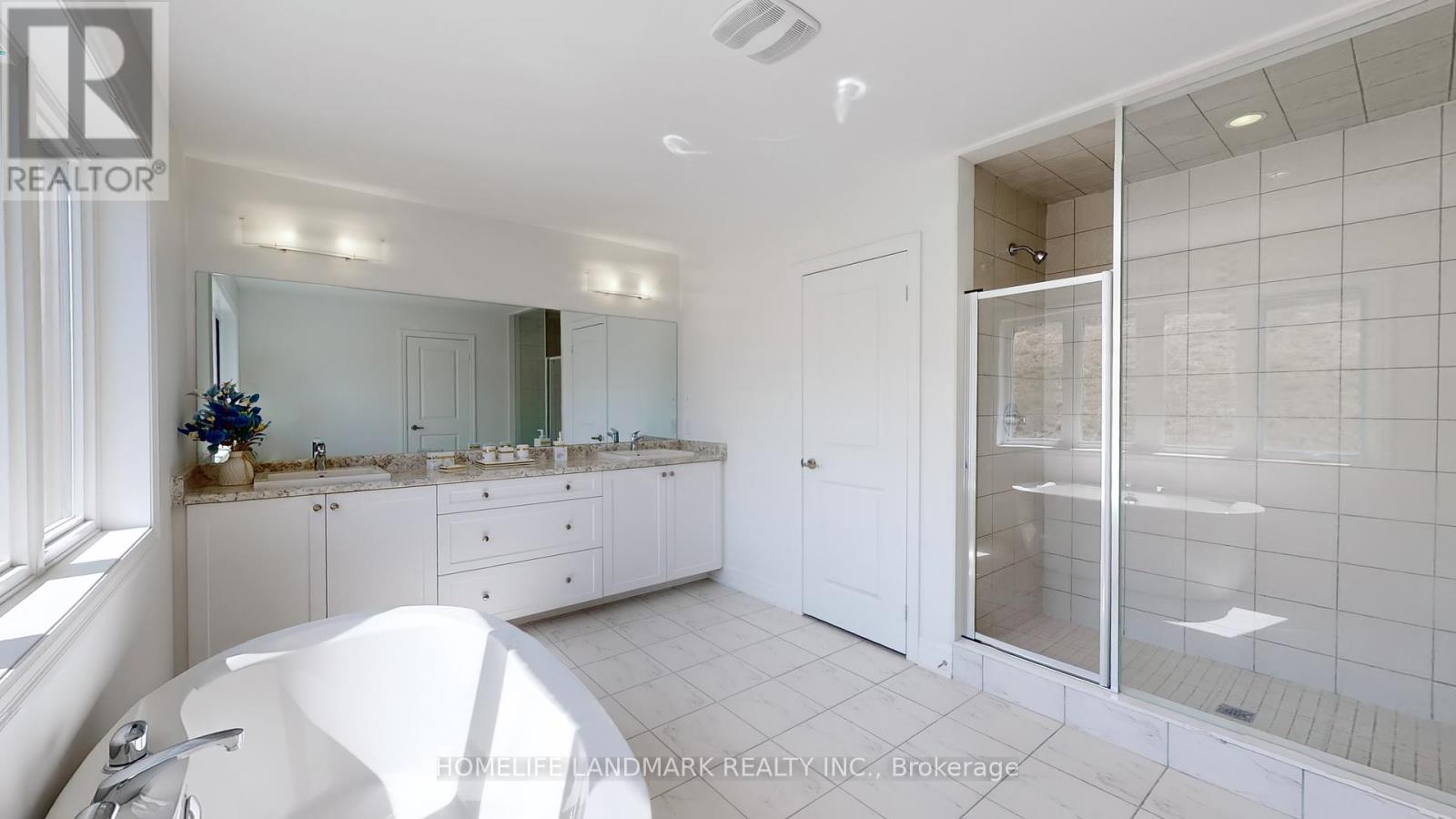 62 Frank Kelly Drive, East Gwillimbury, Ontario  L9N 0V2 - Photo 29 - N12365769