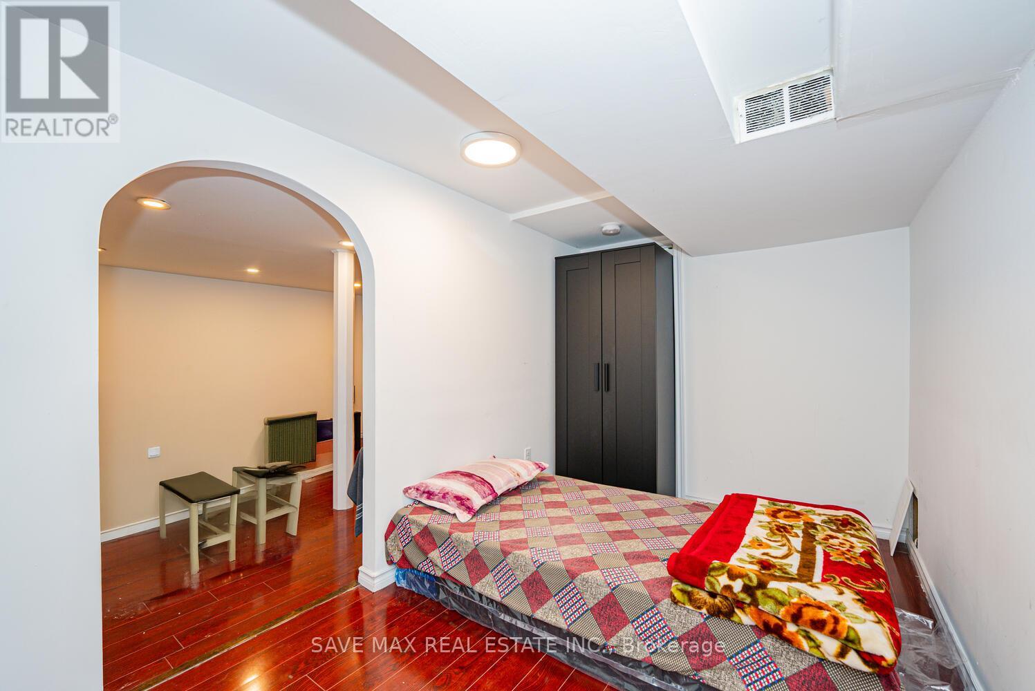 83 Fleetwood Crescent, Brampton, Ontario  L6T 2E5 - Photo 25 - W12365251