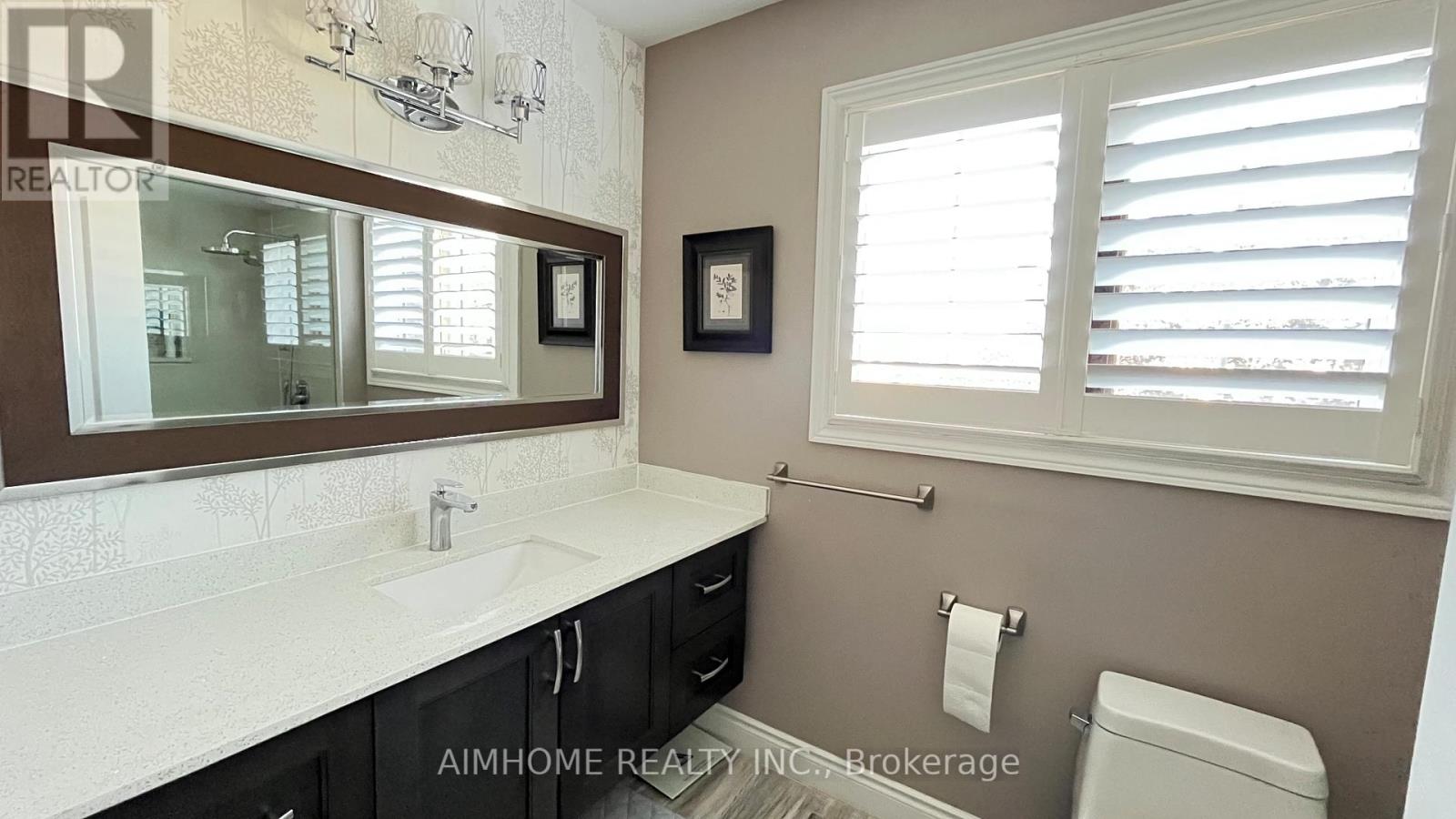 Main And Upper - 881 Knotty Pine Grove, Mississauga, Ontario  L5W 1K2 - Photo 14 - W12365782