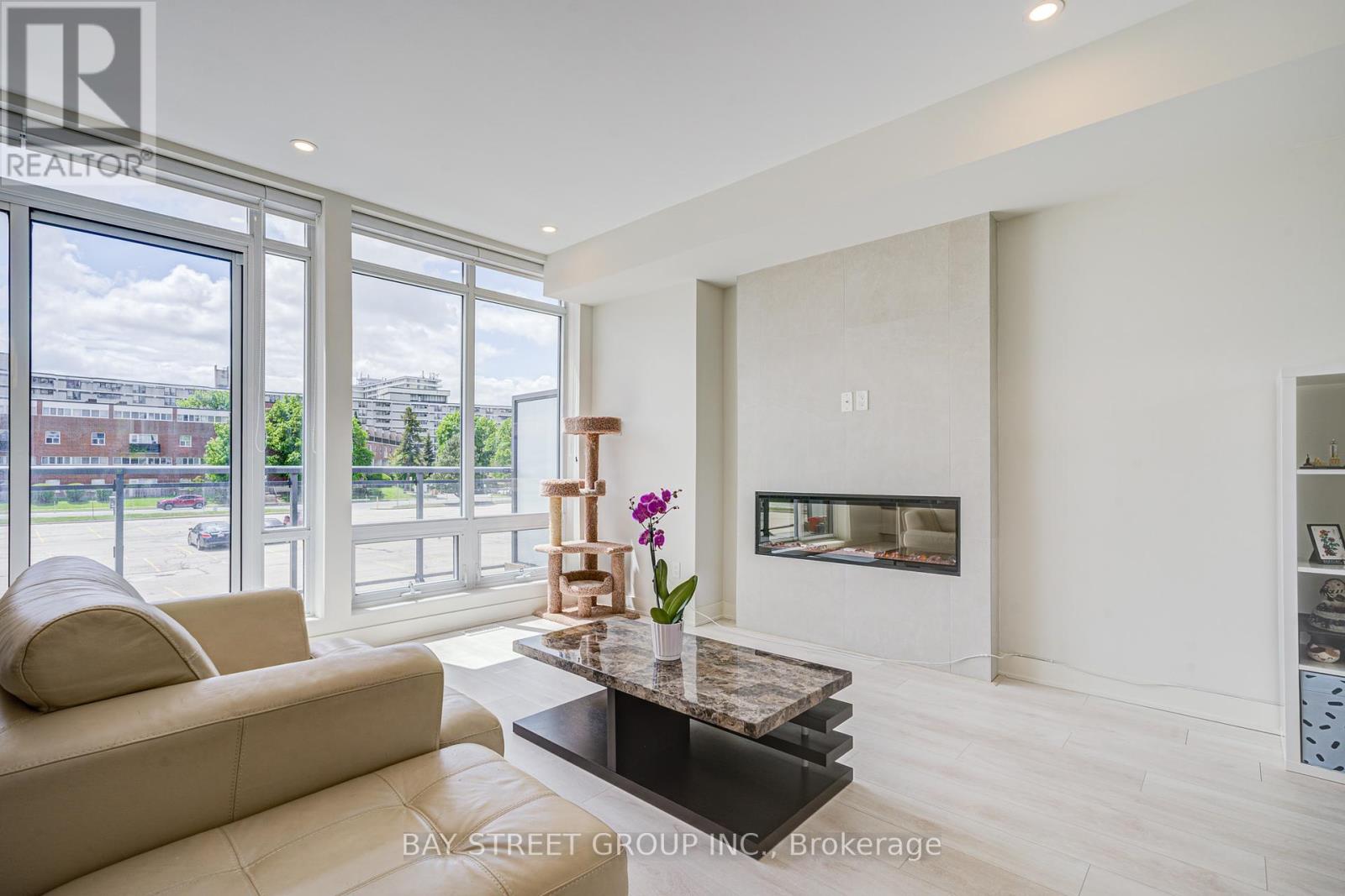 Property at 27 SONIC WAY image 3