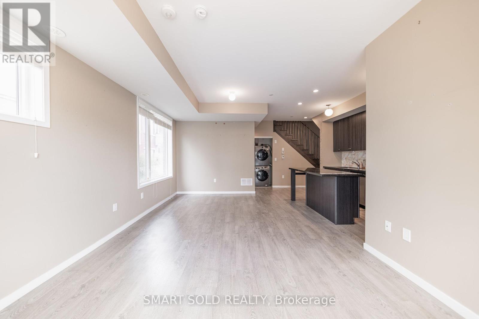 107 - 600 Alex Gardner Circle, Aurora, Ontario  L4G 3G5 - Photo 2 - N12365804