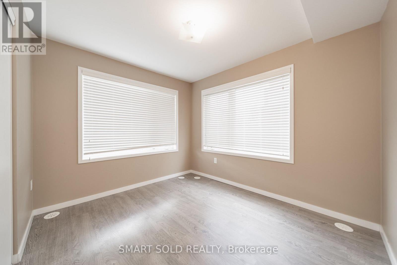107 - 600 Alex Gardner Circle, Aurora, Ontario  L4G 3G5 - Photo 8 - N12365804