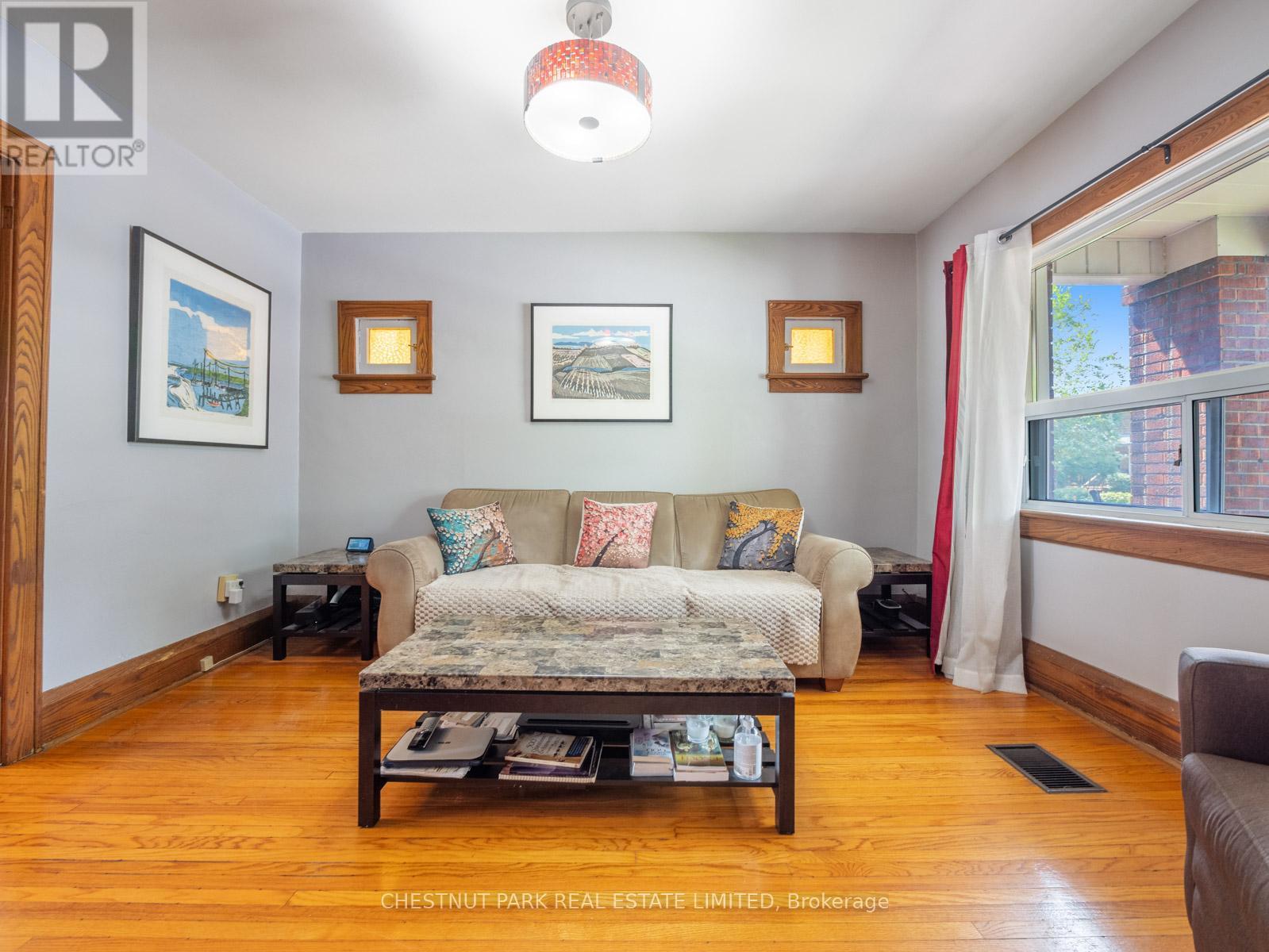 673 Durie Street, Toronto, Ontario  M6S 3H4 - Photo 5 - W12365795
