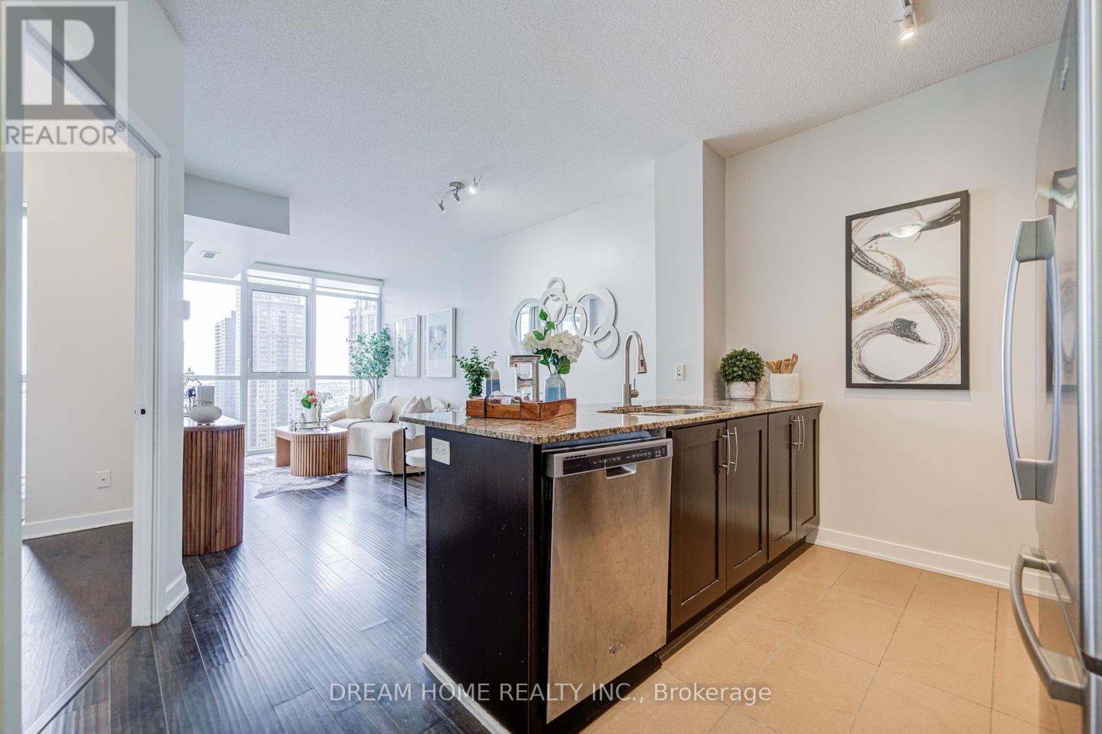 2408 - 4070 Confederation Parkway, Mississauga, Ontario L5B 0E9 - Photo 12 - W12365814