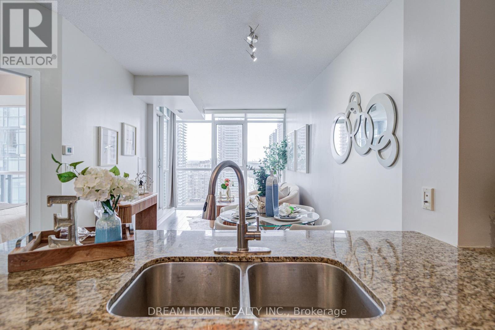 2408 - 4070 Confederation Parkway, Mississauga, Ontario L5B 0E9 - Photo 17 - W12365814