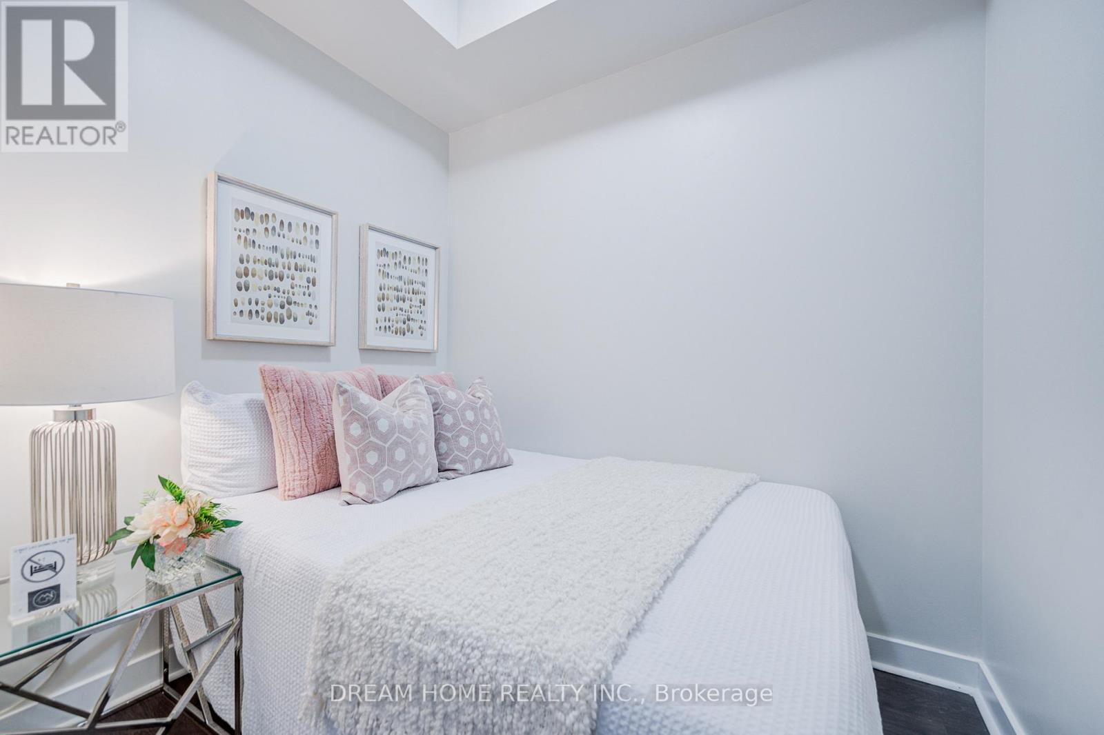 2408 - 4070 Confederation Parkway, Mississauga, Ontario L5B 0E9 - Photo 27 - W12365814