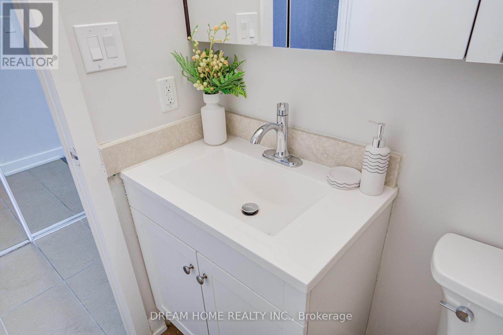 2408 - 4070 Confederation Parkway, Mississauga, Ontario L5B 0E9 - Photo 32 - W12365814