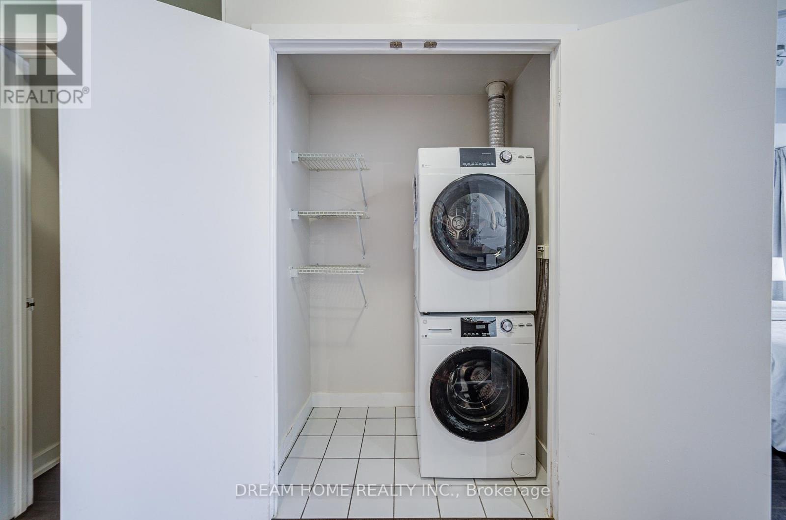 2408 - 4070 Confederation Parkway, Mississauga, Ontario L5B 0E9 - Photo 33 - W12365814