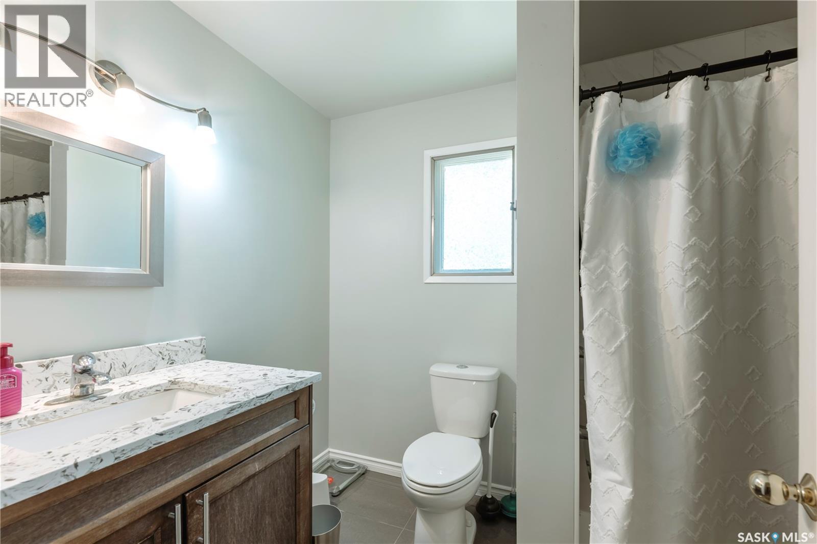 55 University Park Drive, Regina, Saskatchewan  S4V 0E1 - Photo 14 - SK016641