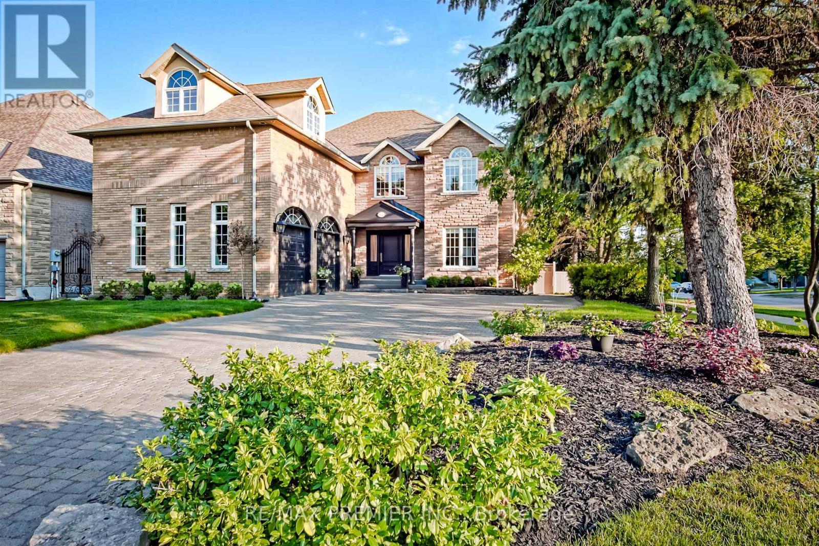 Property at 115 SOUTHLAWN DRIVE image 1