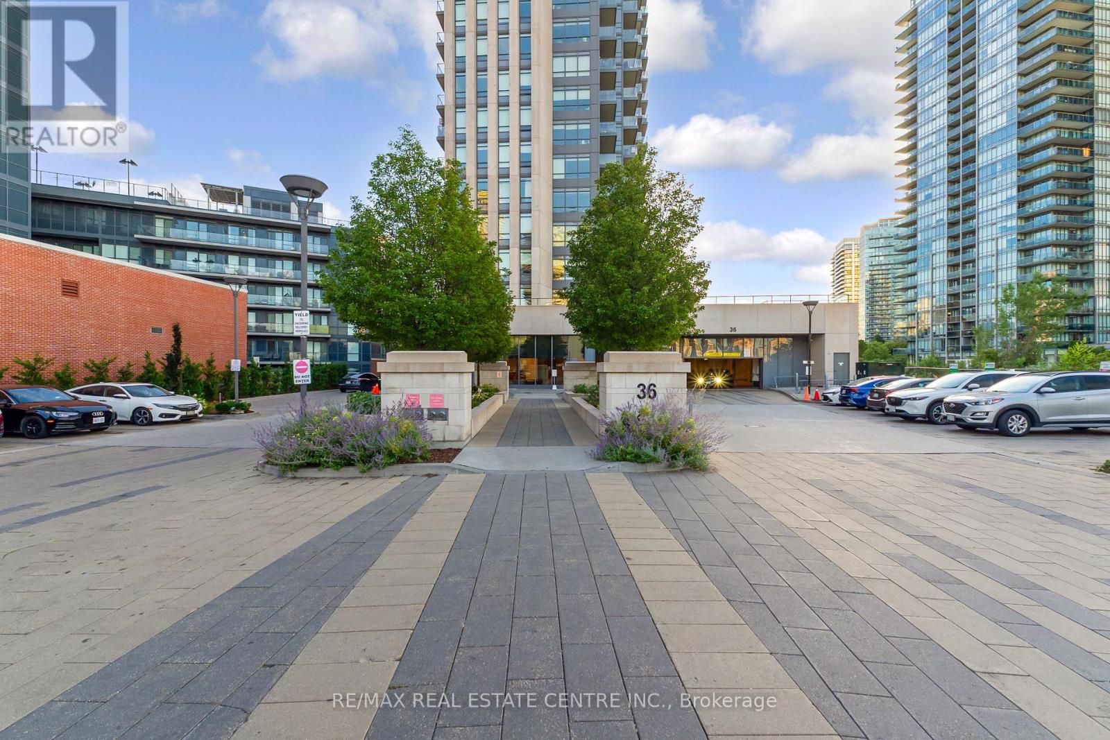 2209 - 36 Park Lawn Road, Toronto (Mimico), Ontario  M8V 0E5 - Photo 3 - W12365822