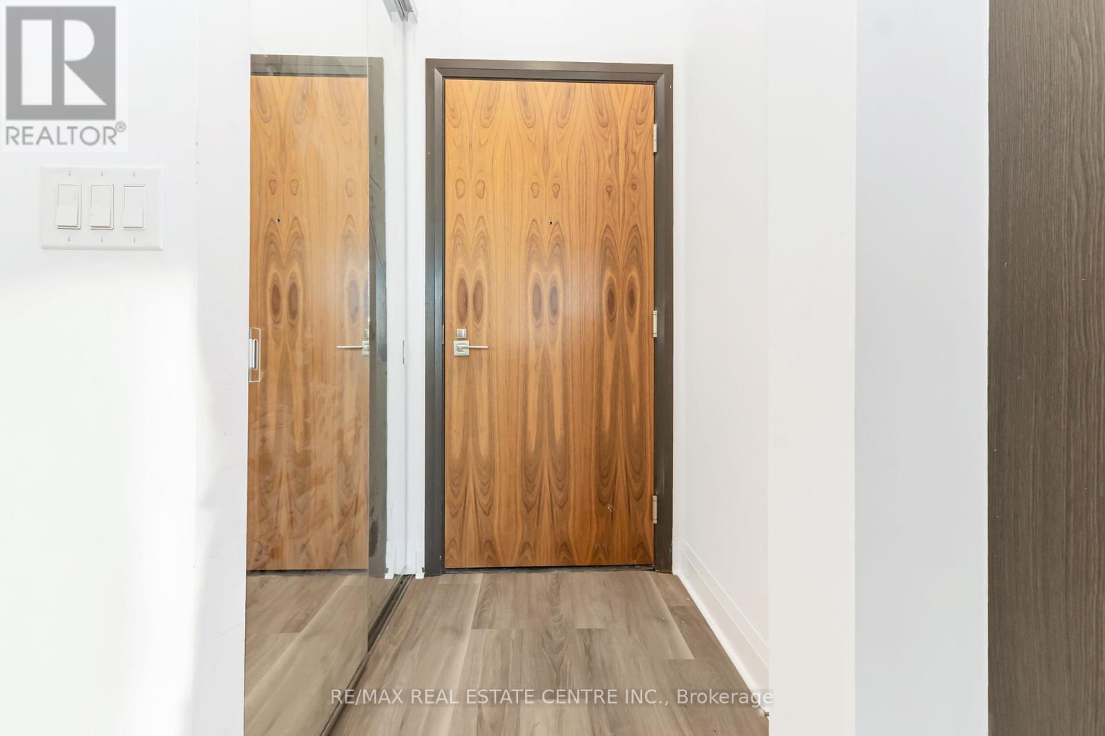 2209 - 36 Park Lawn Road, Toronto (Mimico), Ontario  M8V 0E5 - Photo 6 - W12365822