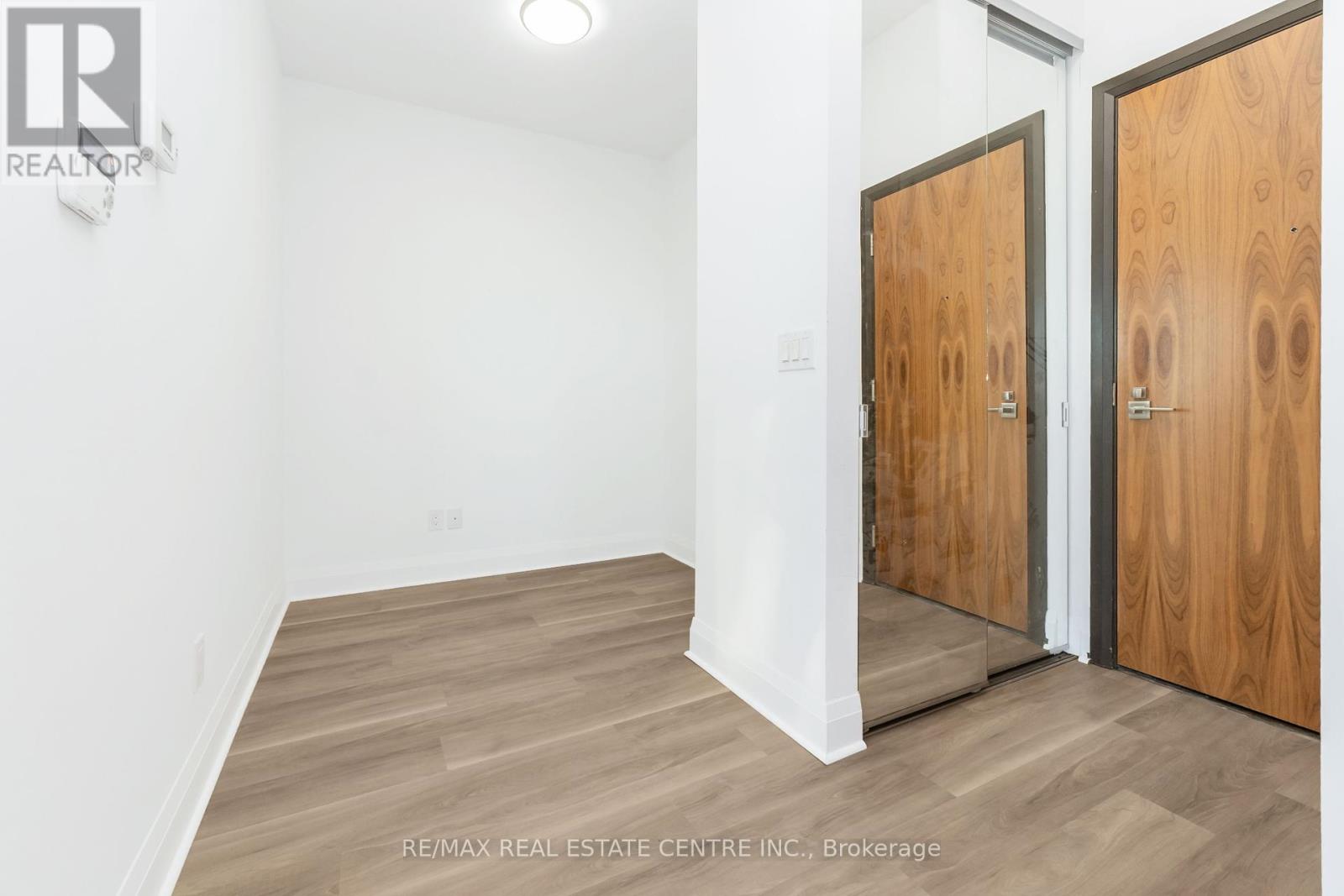2209 - 36 Park Lawn Road, Toronto (Mimico), Ontario  M8V 0E5 - Photo 9 - W12365822
