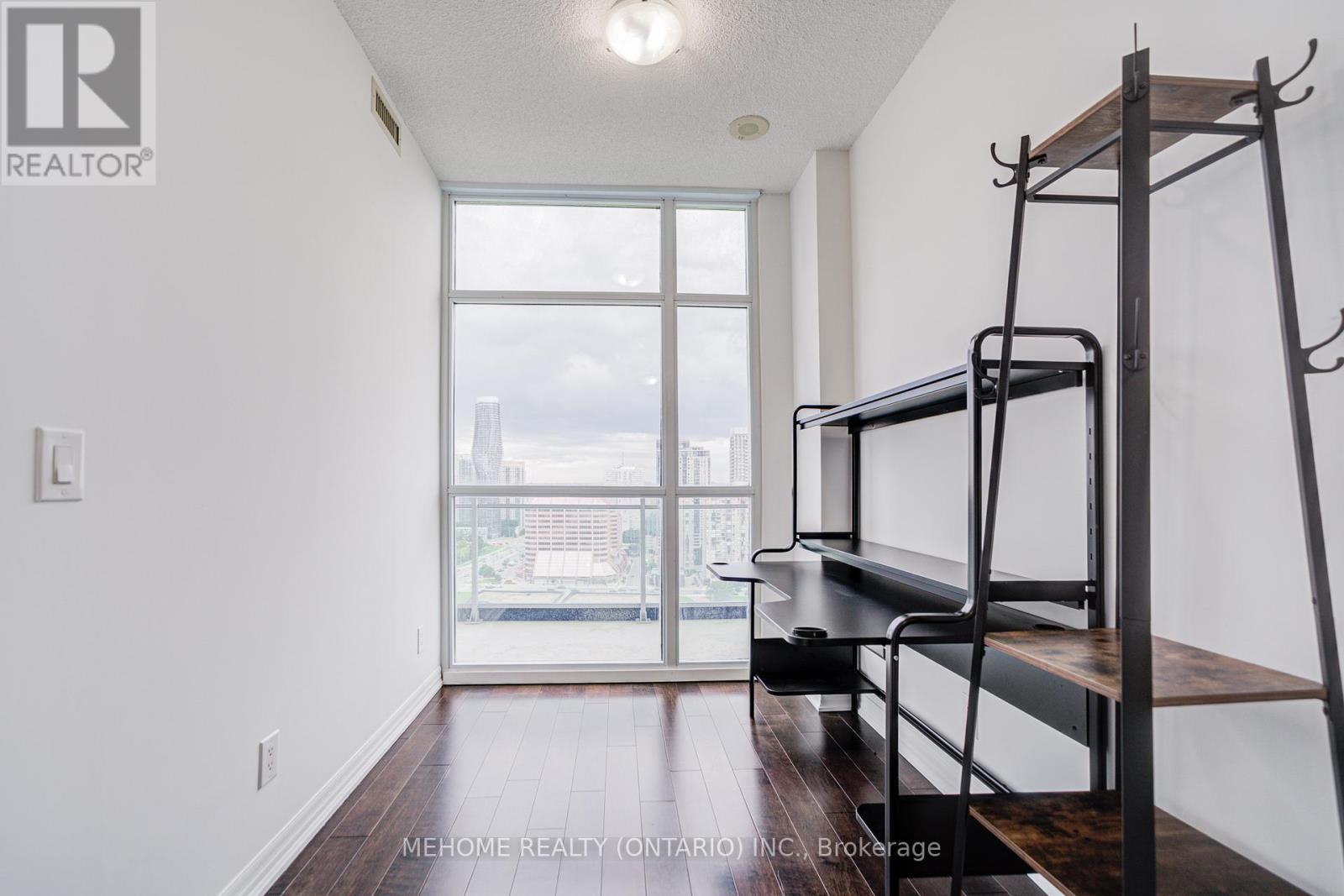 2103 - 223 Webb Drive, Mississauga, Ontario  L5B 0E8 - Photo 5 - W12365837