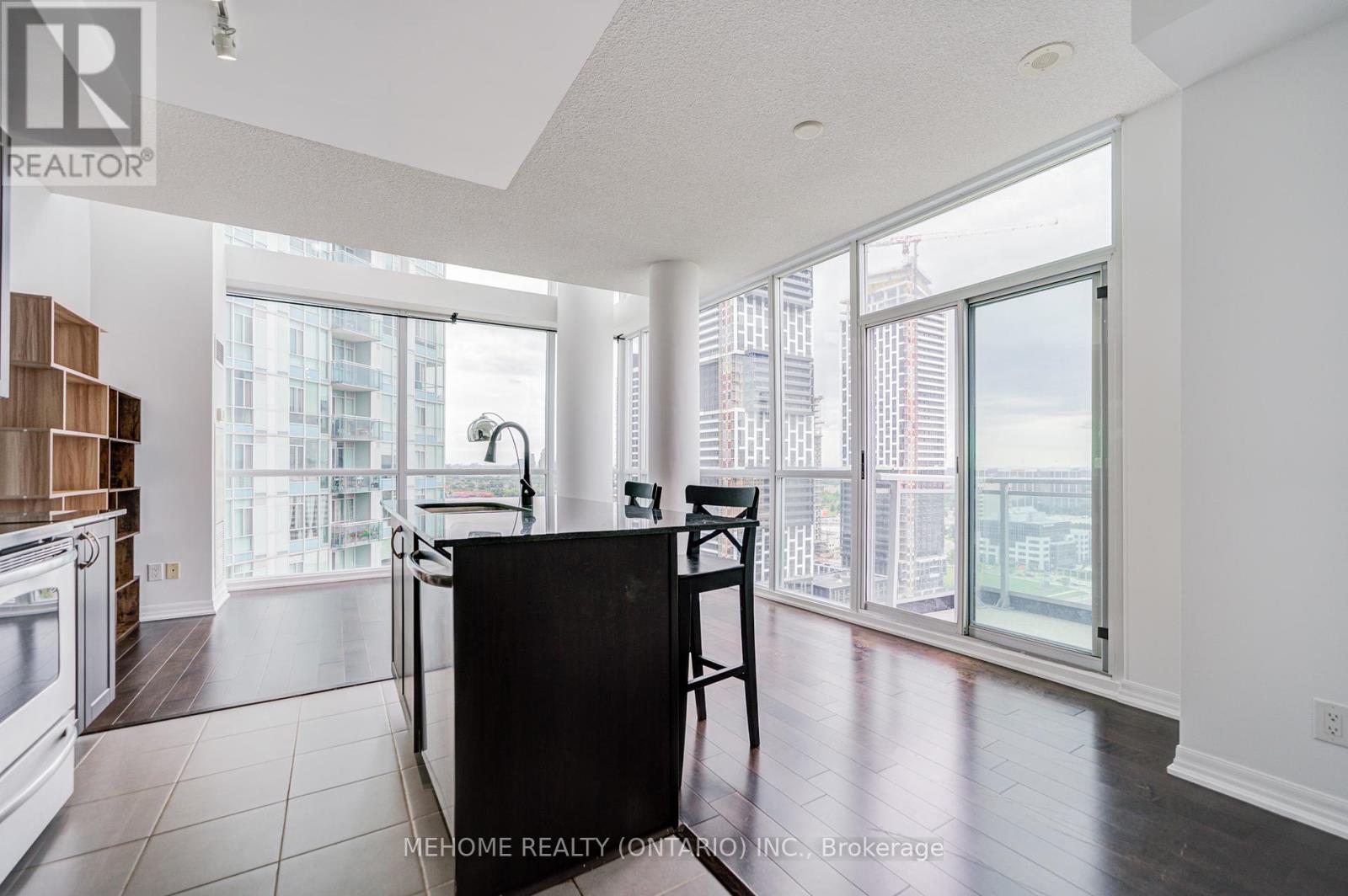 2103 - 223 Webb Drive, Mississauga, Ontario  L5B 0E8 - Photo 7 - W12365837