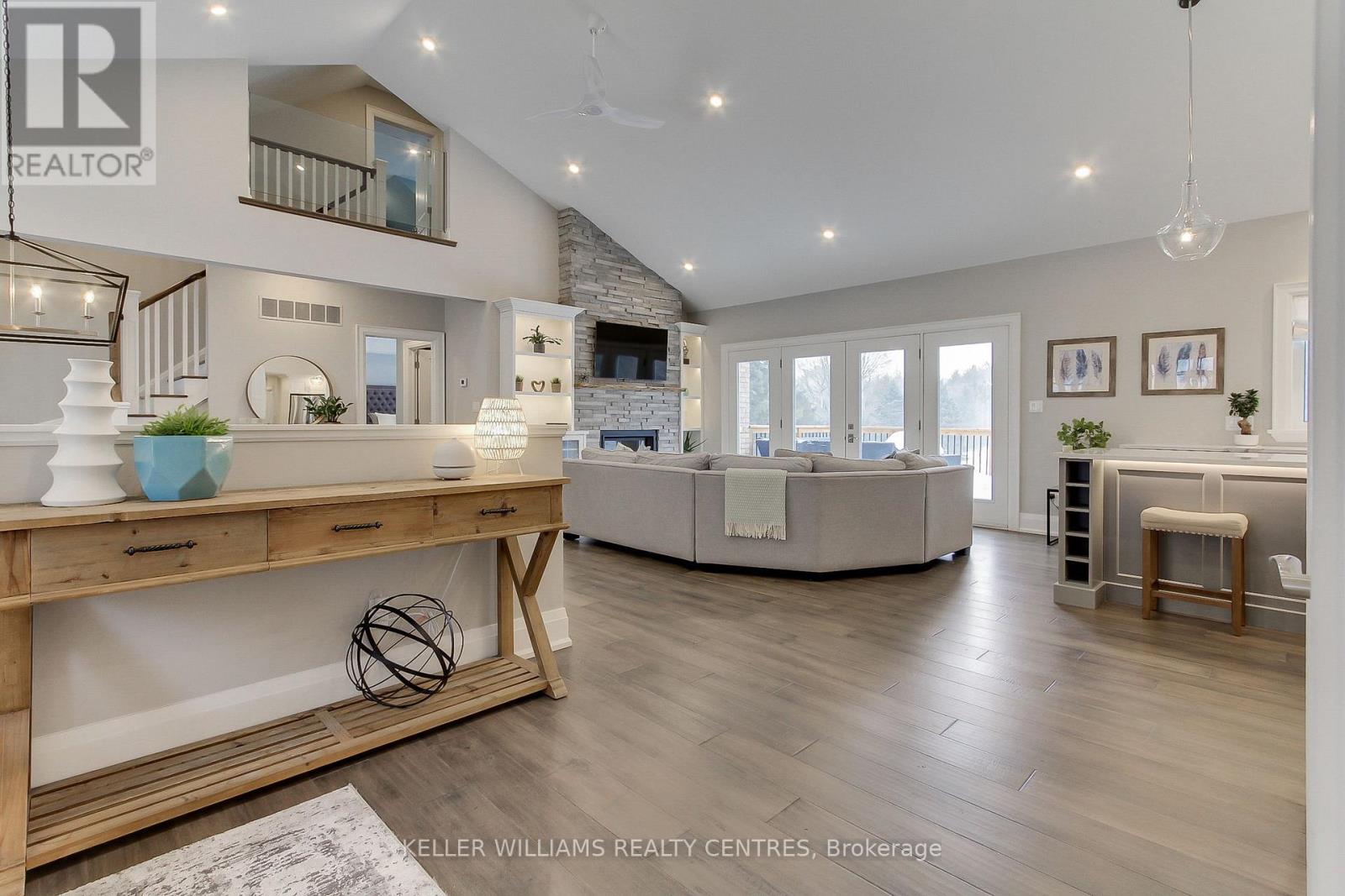 17781 Mccowan Road, East Gwillimbury, Ontario  L0G 1E0 - Photo 10 - N12365879