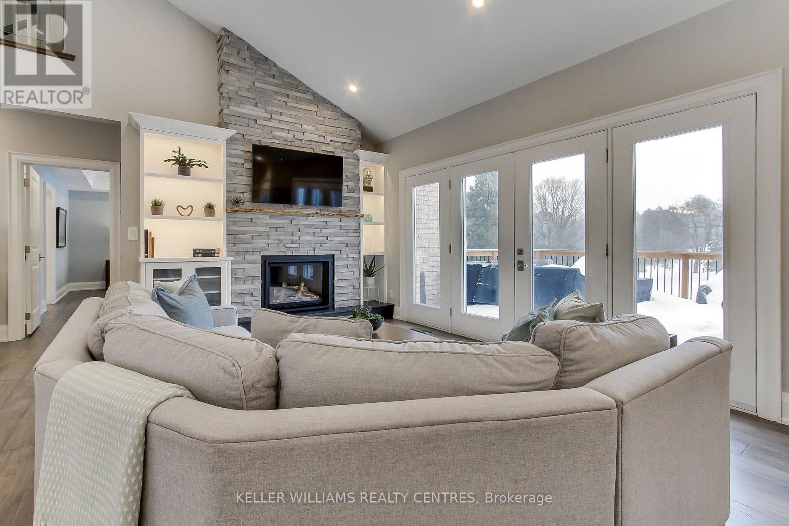 17781 Mccowan Road, East Gwillimbury, Ontario  L0G 1E0 - Photo 17 - N12365879