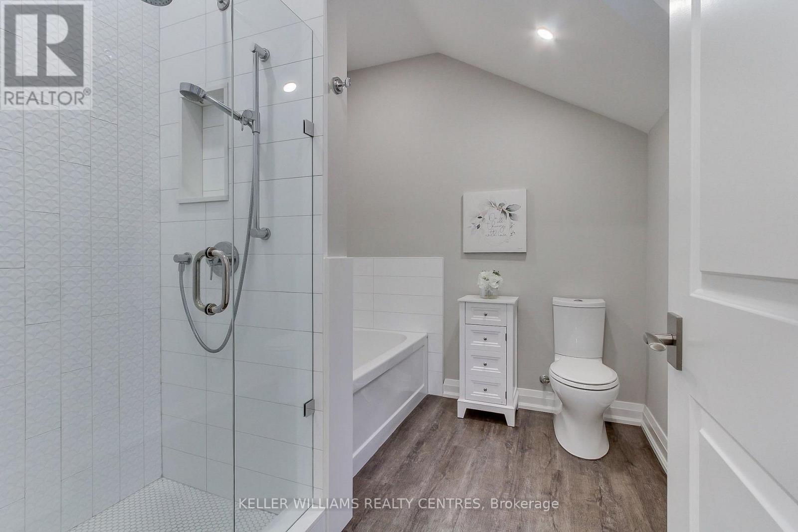 17781 Mccowan Road, East Gwillimbury, Ontario  L0G 1E0 - Photo 37 - N12365879