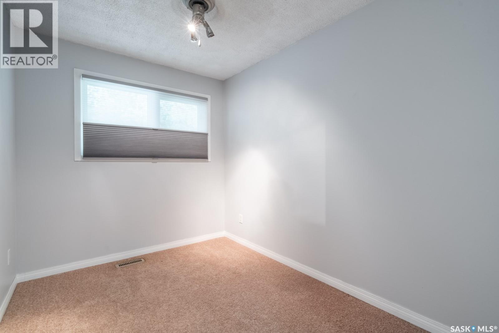 6711 Collins Bay, Regina, Saskatchewan  S4X 1T1 - Photo 10 - SK016724