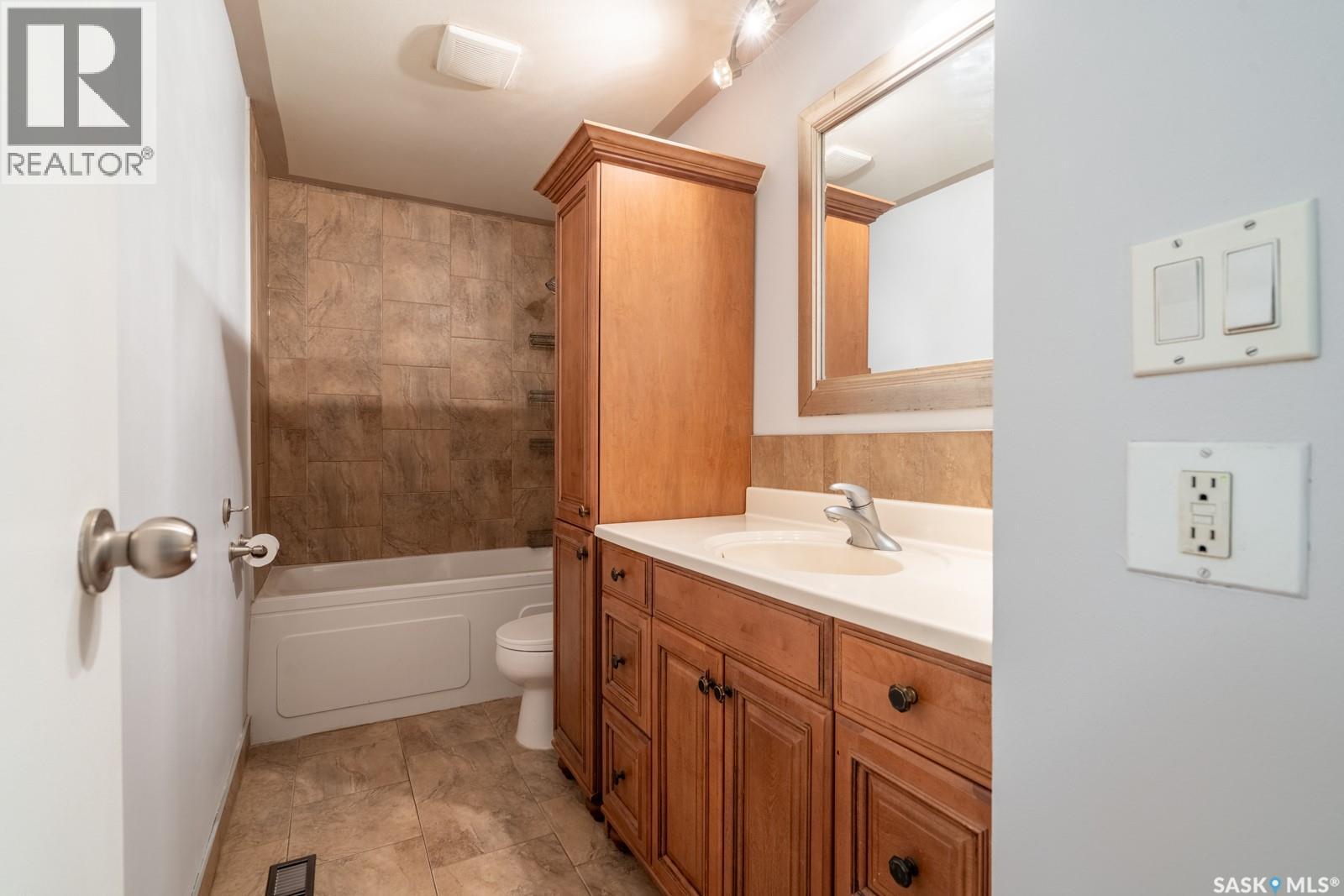 6711 Collins Bay, Regina, Saskatchewan  S4X 1T1 - Photo 16 - SK016724