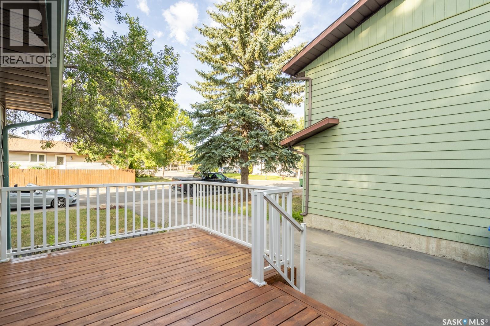 6711 Collins Bay, Regina, Saskatchewan  S4X 1T1 - Photo 3 - SK016724