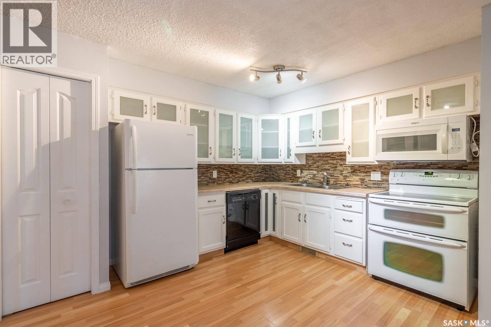 6711 Collins Bay, Regina, Saskatchewan  S4X 1T1 - Photo 9 - SK016724