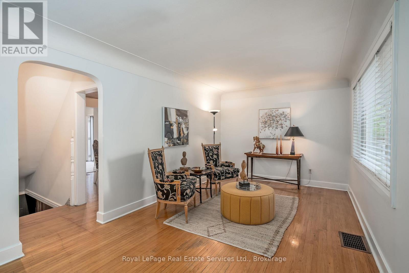 2260 New Street, Burlington, Ontario  L7R 1J3 - Photo 10 - W12365900