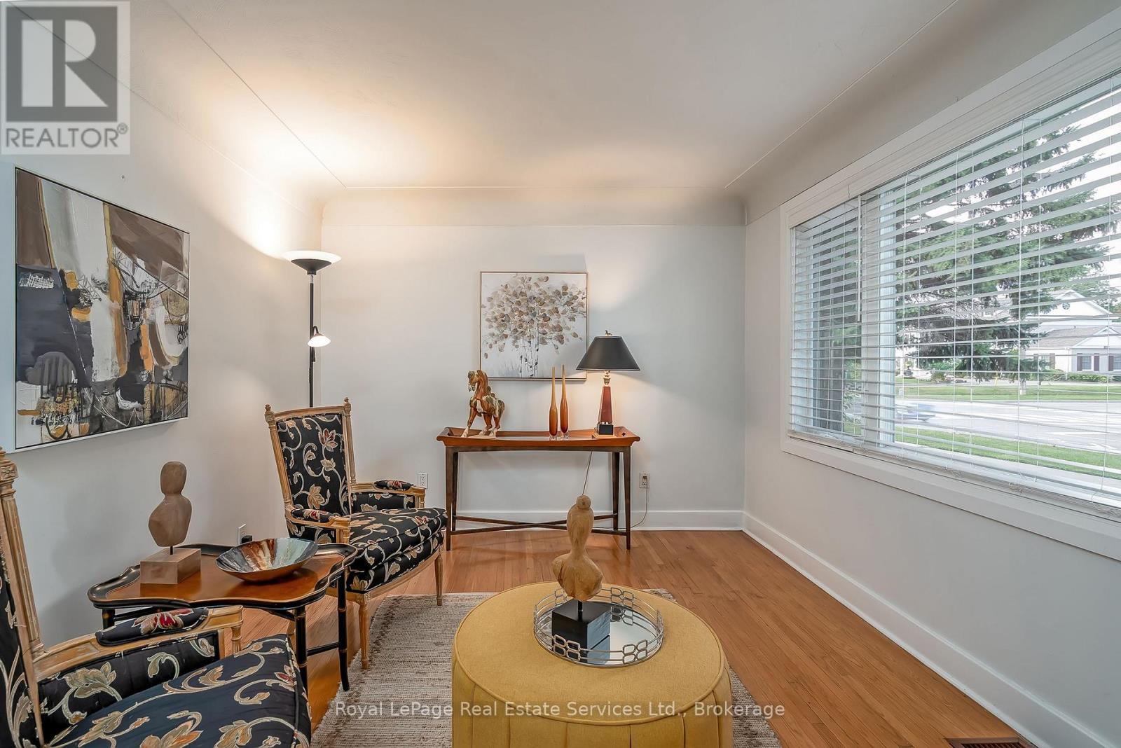 2260 New Street, Burlington, Ontario  L7R 1J3 - Photo 11 - W12365900