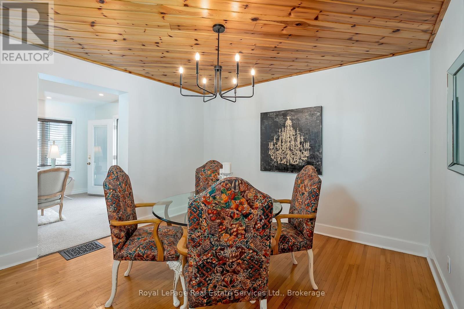 2260 New Street, Burlington, Ontario  L7R 1J3 - Photo 12 - W12365900