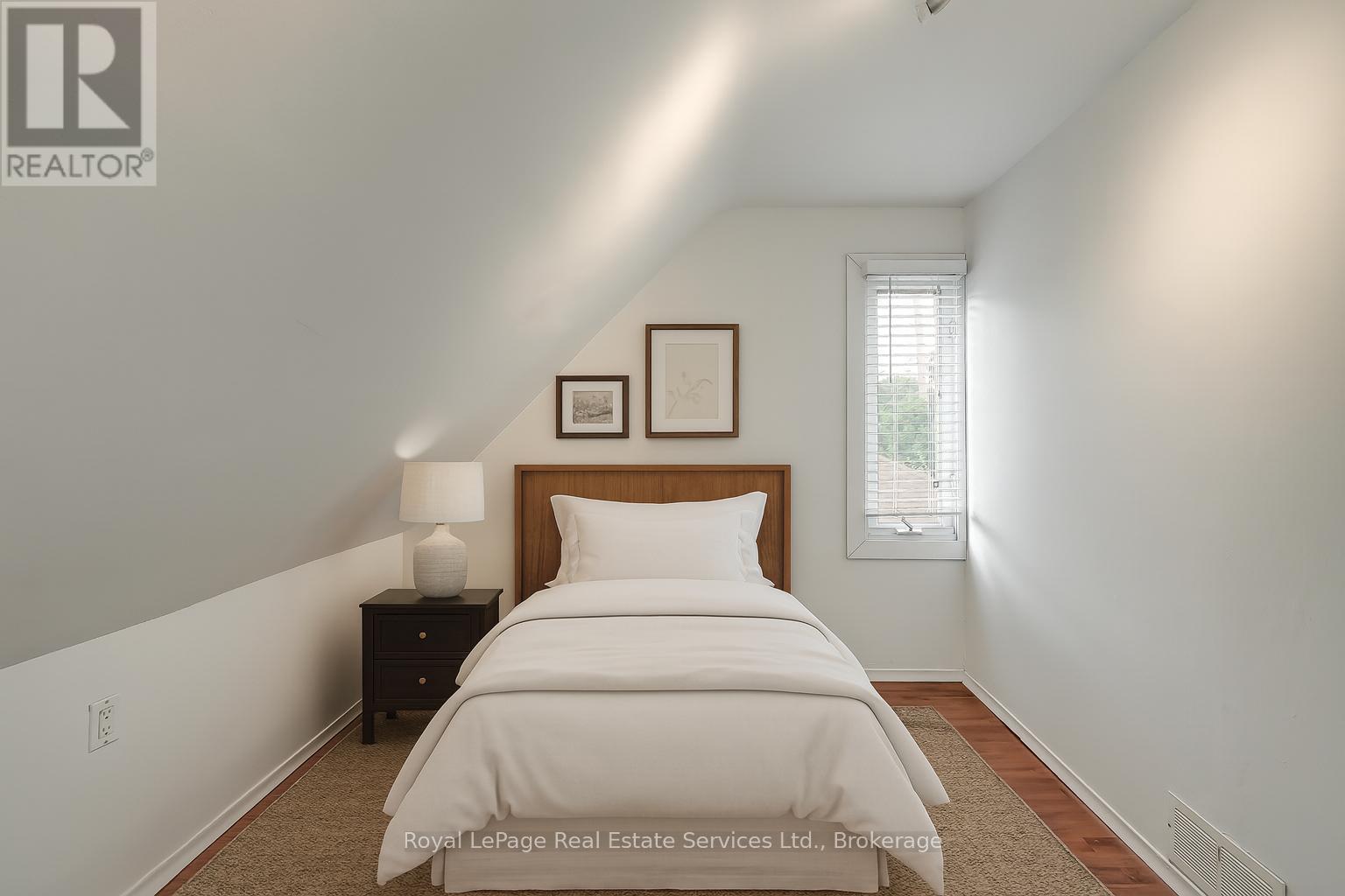 2260 New Street, Burlington, Ontario  L7R 1J3 - Photo 19 - W12365900