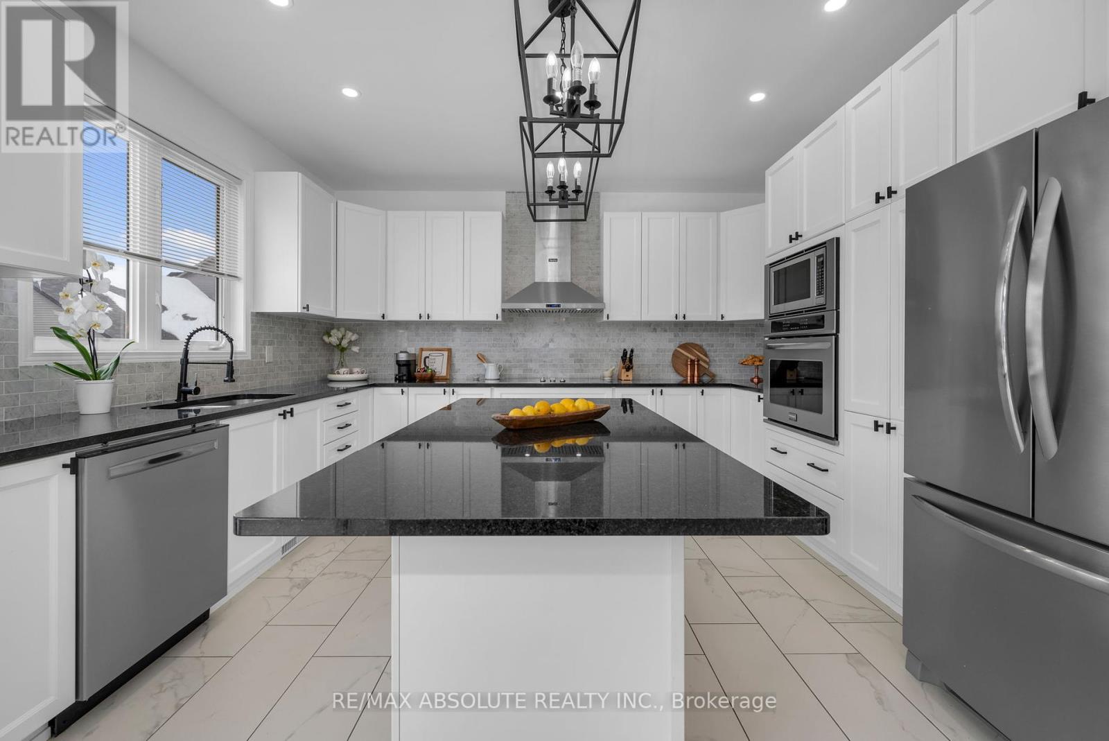 208 Rover Street, Ottawa, Ontario  K2S 1S3 - Photo 17 - X12365890