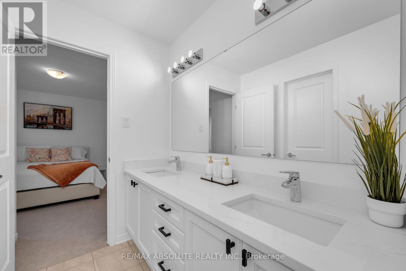 208 Rover Street, Ottawa, Ontario  K2S 1S3 - Photo 39 - X12365890
