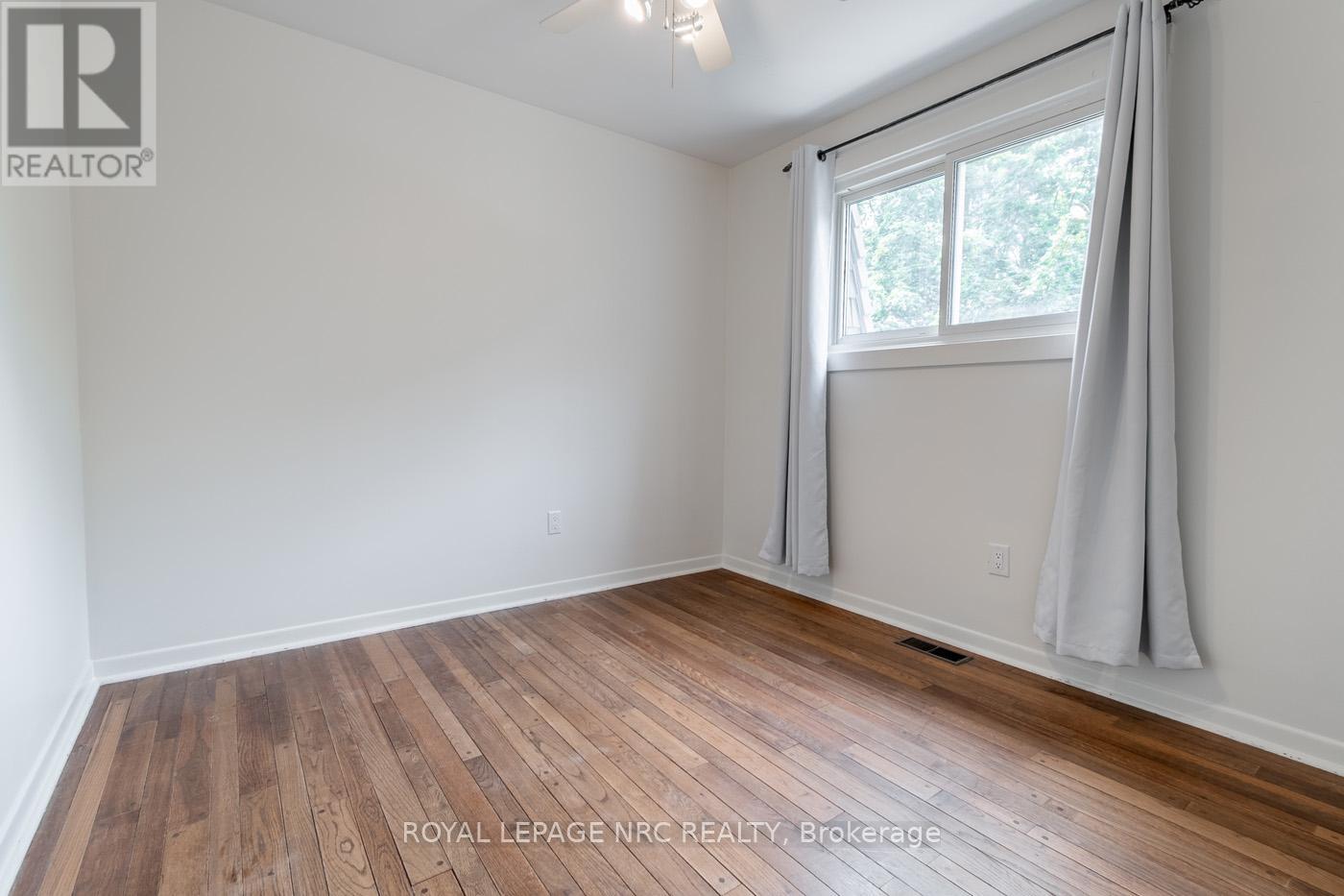 115 Edgar Street, Welland, Ontario  L3C 1S9 - Photo 32 - X12365901