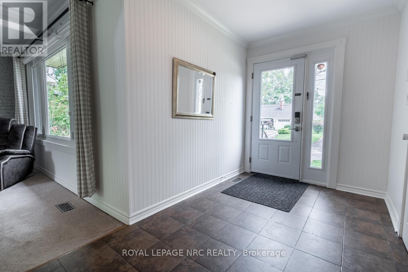 115 Edgar Street, Welland, Ontario  L3C 1S9 - Photo 6 - X12365901