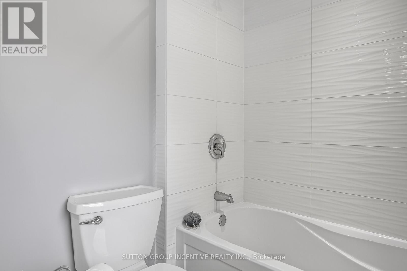32 Valley Drive, Barrie, Ontario  L4N 4R9 - Photo 31 - S12365897
