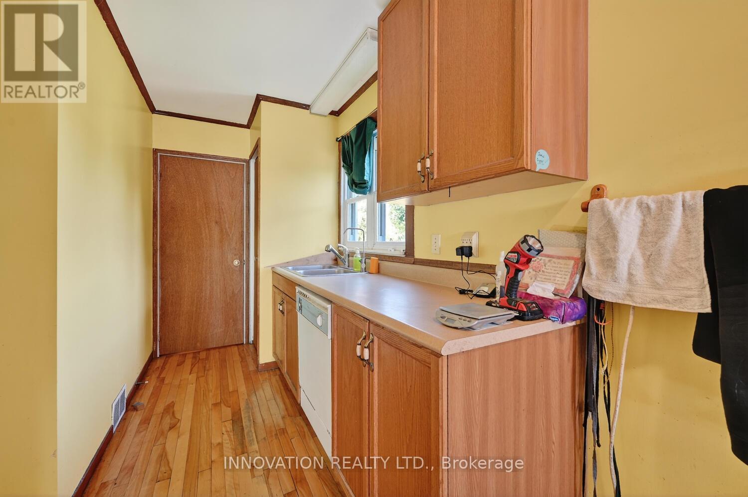 15890 Dixon Road, South Stormont, Ontario  K0C 1R0 - Photo 4 - X12365917