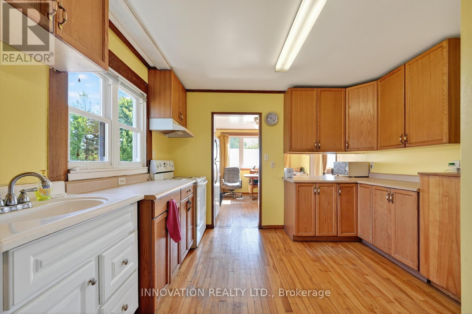 15890 Dixon Road, South Stormont, Ontario  K0C 1R0 - Photo 5 - X12365917