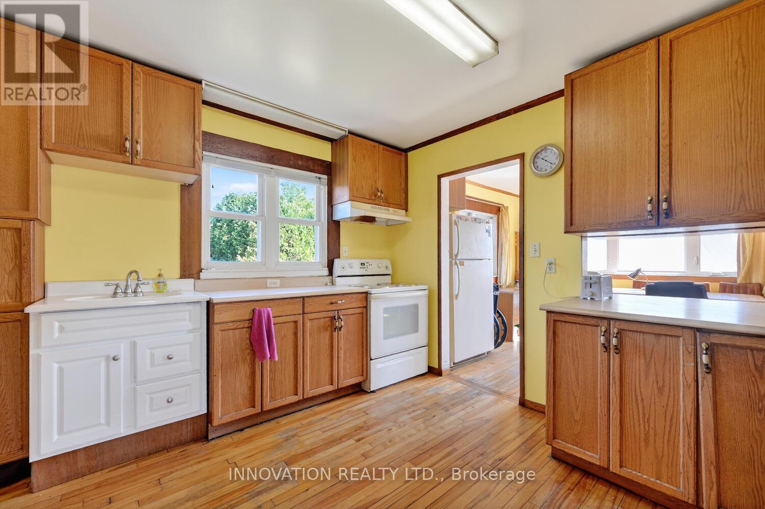 15890 Dixon Road, South Stormont, Ontario  K0C 1R0 - Photo 6 - X12365917