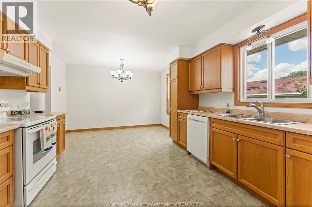 3939 Borrelli, Windsor, Ontario N9G 2H9 - Photo 11 - 25021623