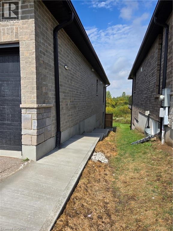 100 Theodore Schuler Boulevard Unit# B, New Hamburg, Ontario  N3A 0B9 - Photo 2 - 40763457