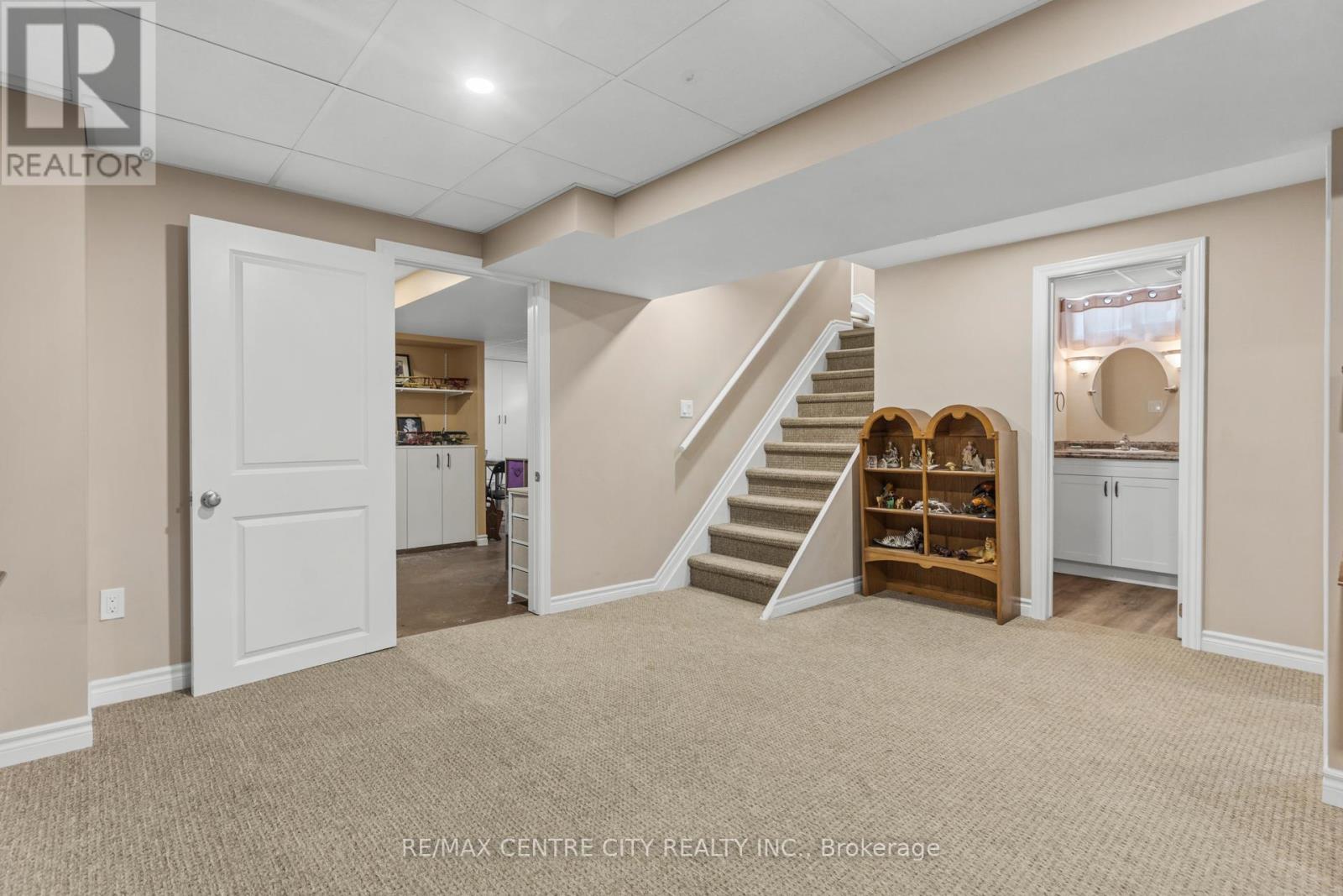 241 Forest Avenue, St. Thomas, Ontario  N5R 2K5 - Photo 14 - X12365928