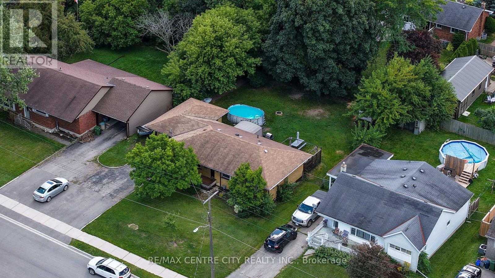 241 Forest Avenue, St. Thomas, Ontario  N5R 2K5 - Photo 22 - X12365928
