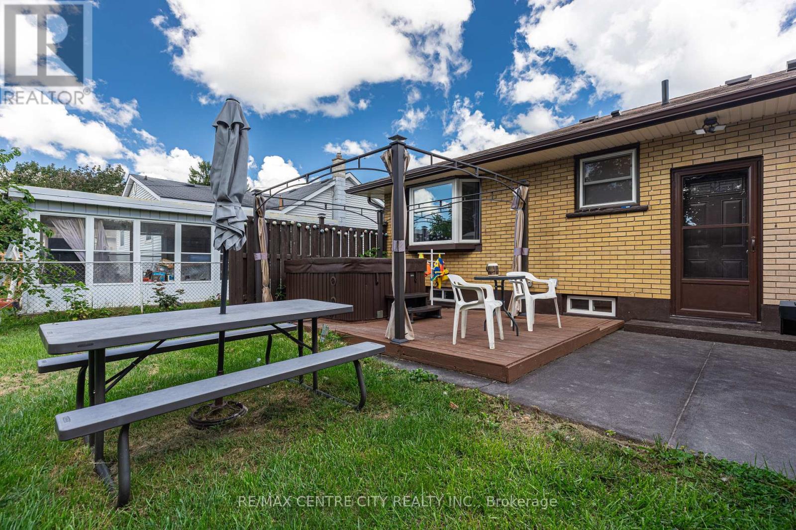 241 Forest Avenue, St. Thomas, Ontario  N5R 2K5 - Photo 25 - X12365928