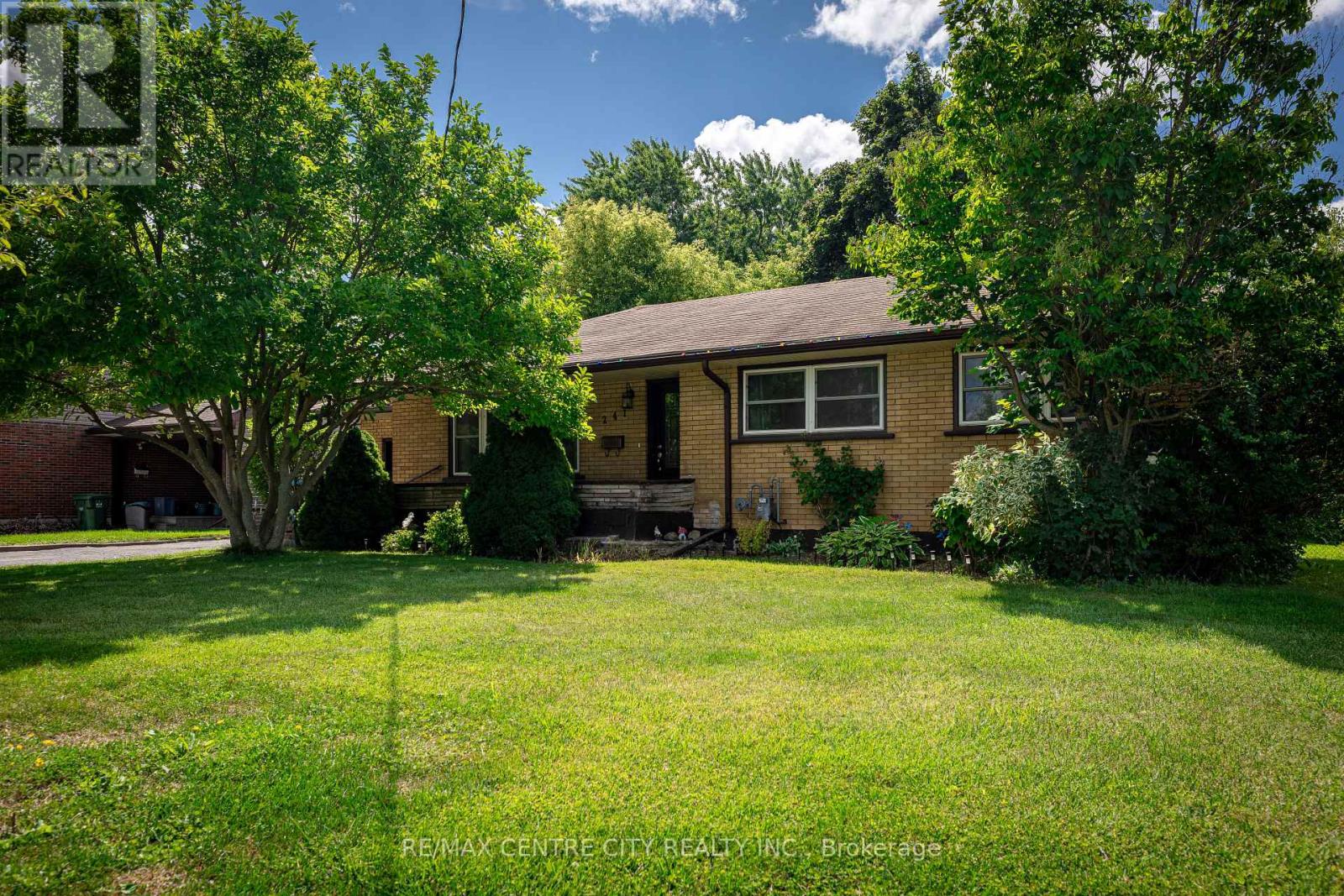 241 Forest Avenue, St. Thomas, Ontario  N5R 2K5 - Photo 29 - X12365928