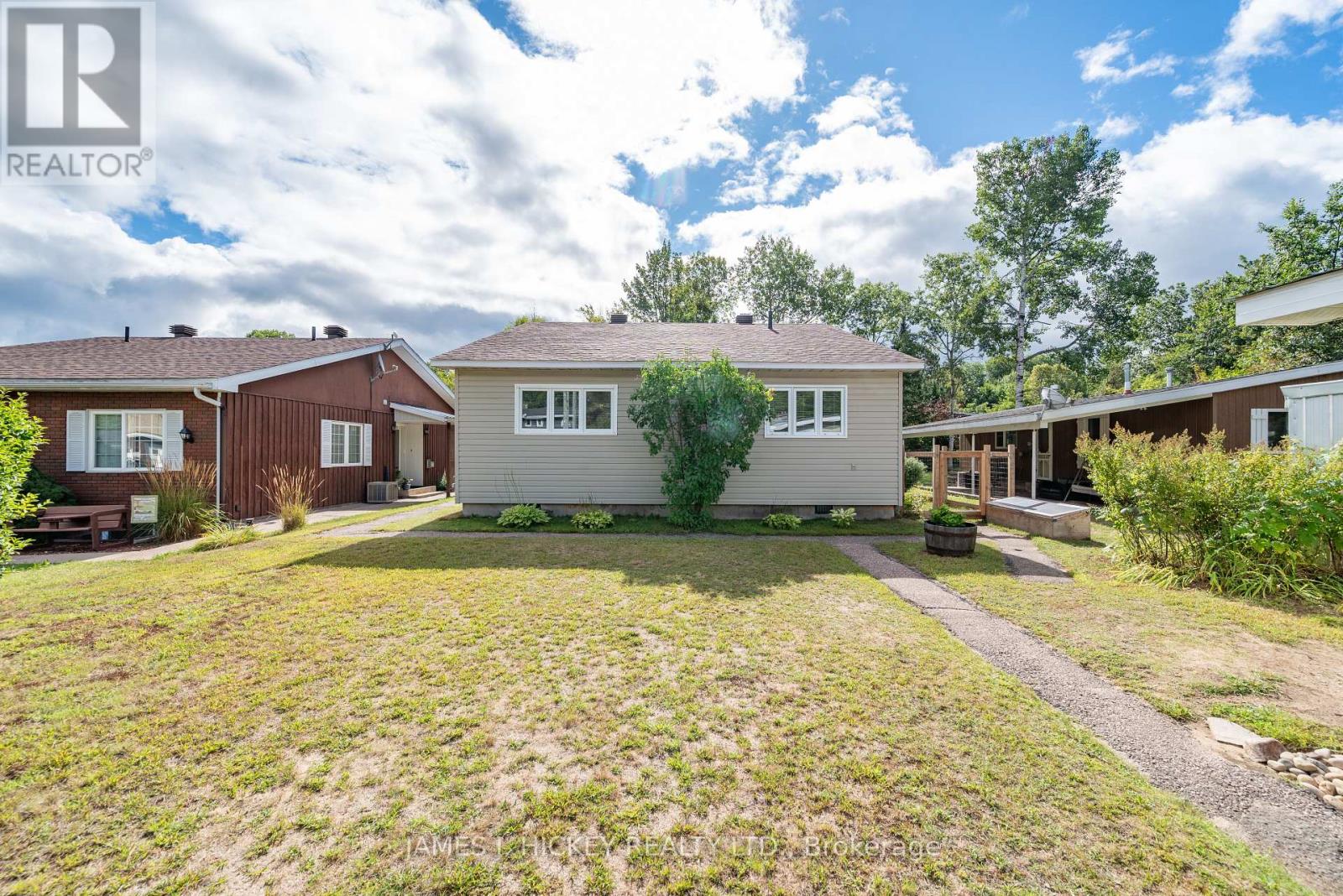 100 Maple Street, Deep River, Ontario  K0J 1P0 - Photo 29 - X12365943