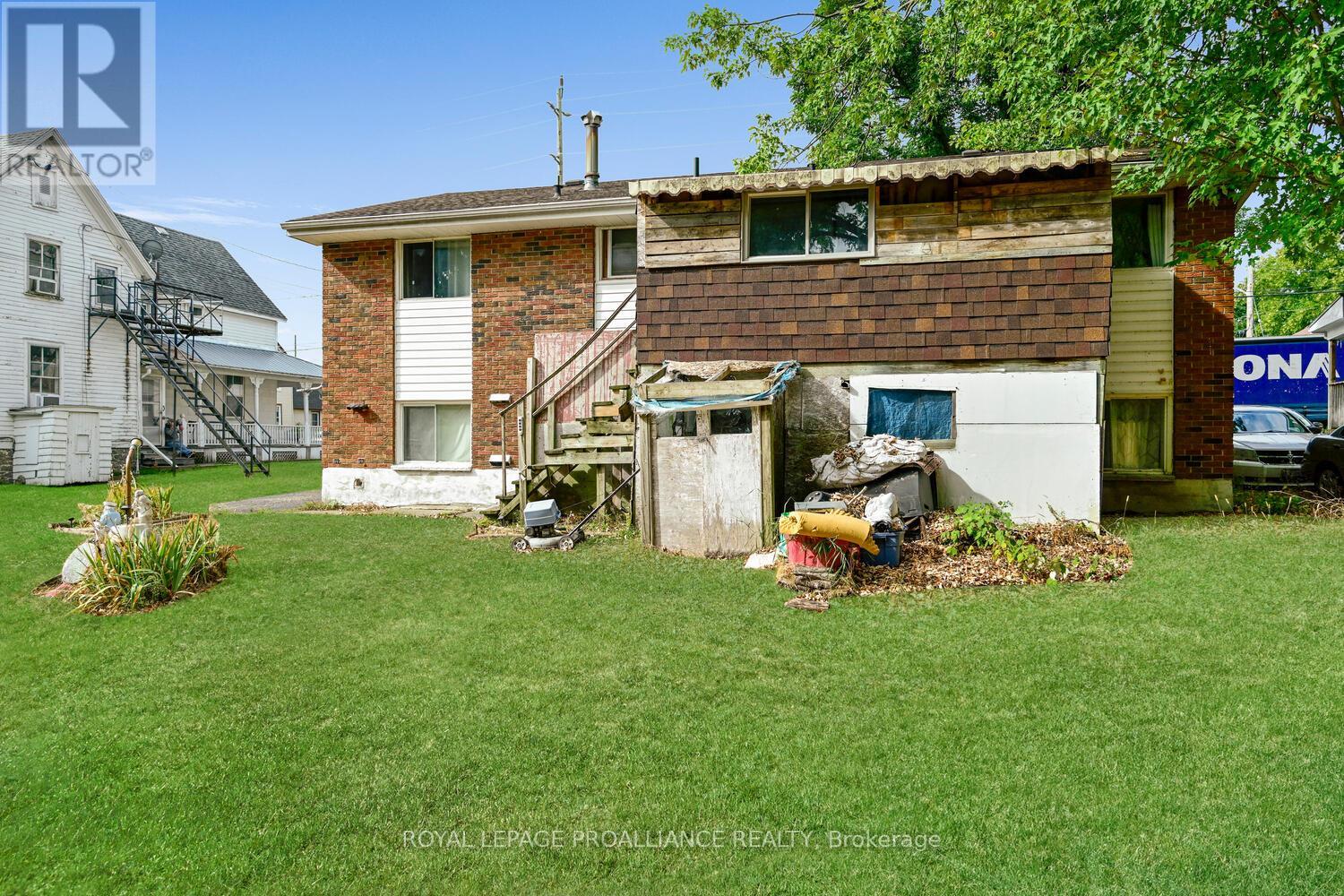 41 Bartholomew Street, Brockville, Ontario  K6V 2R5 - Photo 11 - X12360791