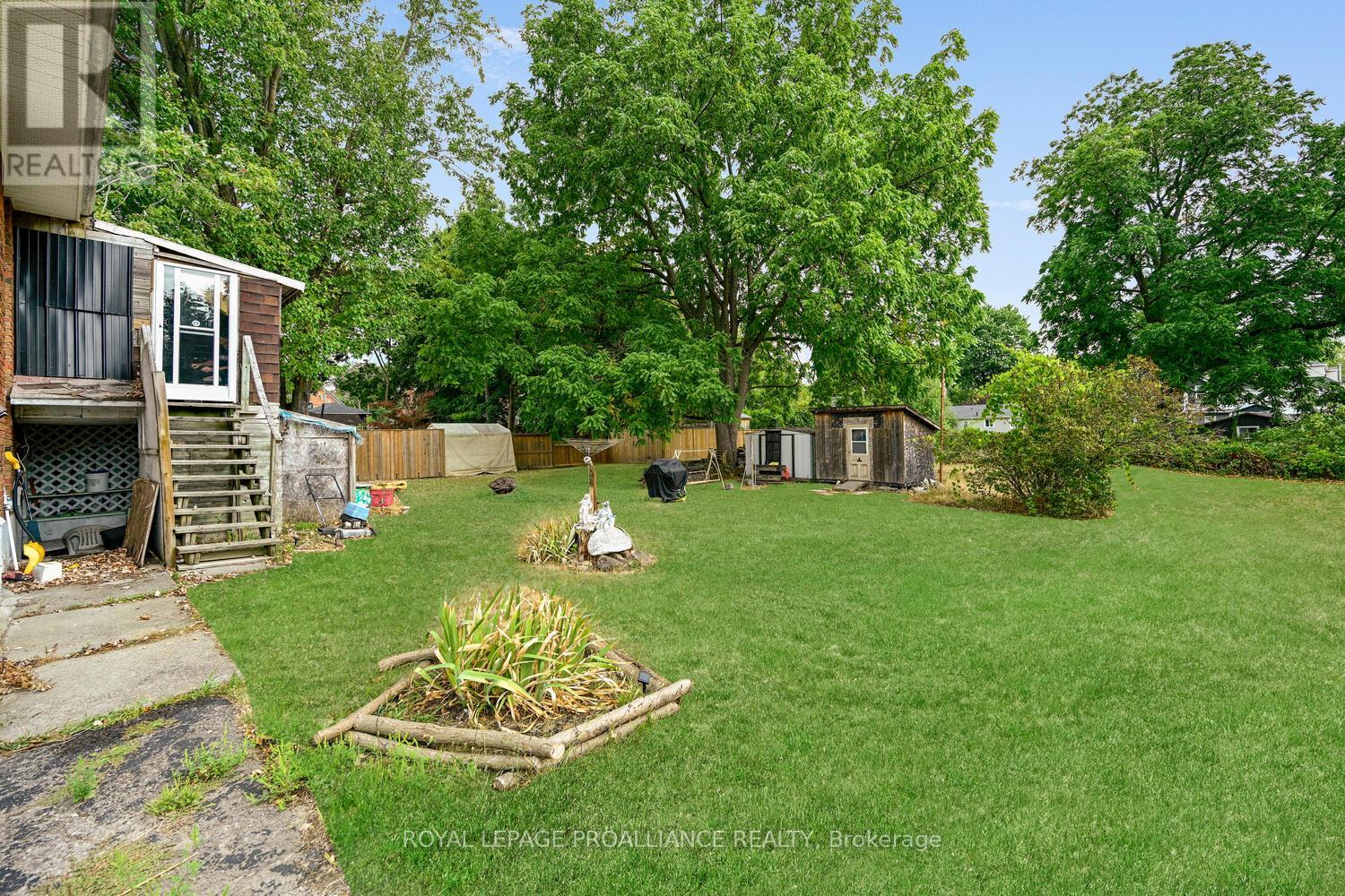 41 Bartholomew Street, Brockville, Ontario  K6V 2R5 - Photo 7 - X12360791