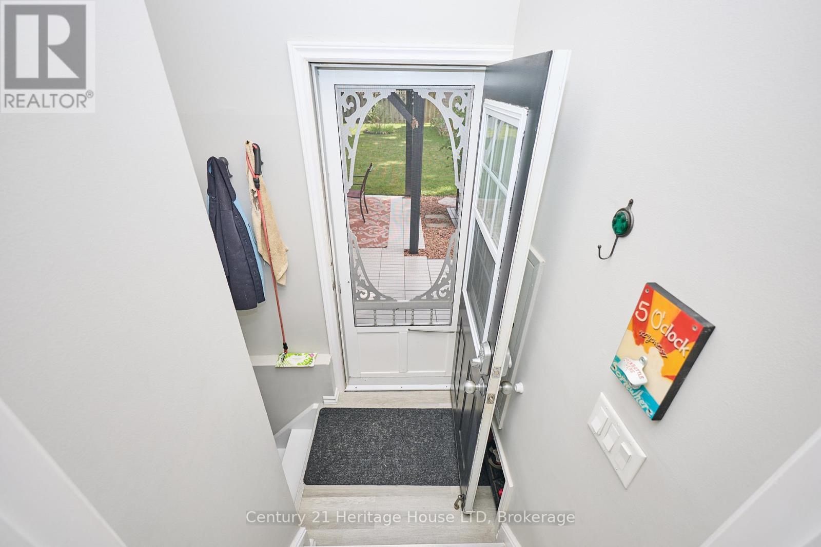 48 Loyalist Drive, Welland, Ontario  L3C 2Y1 - Photo 22 - X12365944